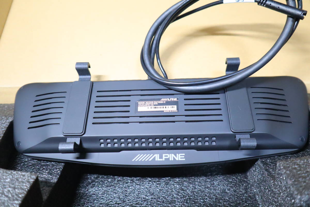 未使用　送料無料　アルパイン(ALPINE) ドライブレコーダー搭載 10インチデジタルミラー(バンド装着タイプ/車内リアカメラ) DVR-DM1000B-IC_画像5