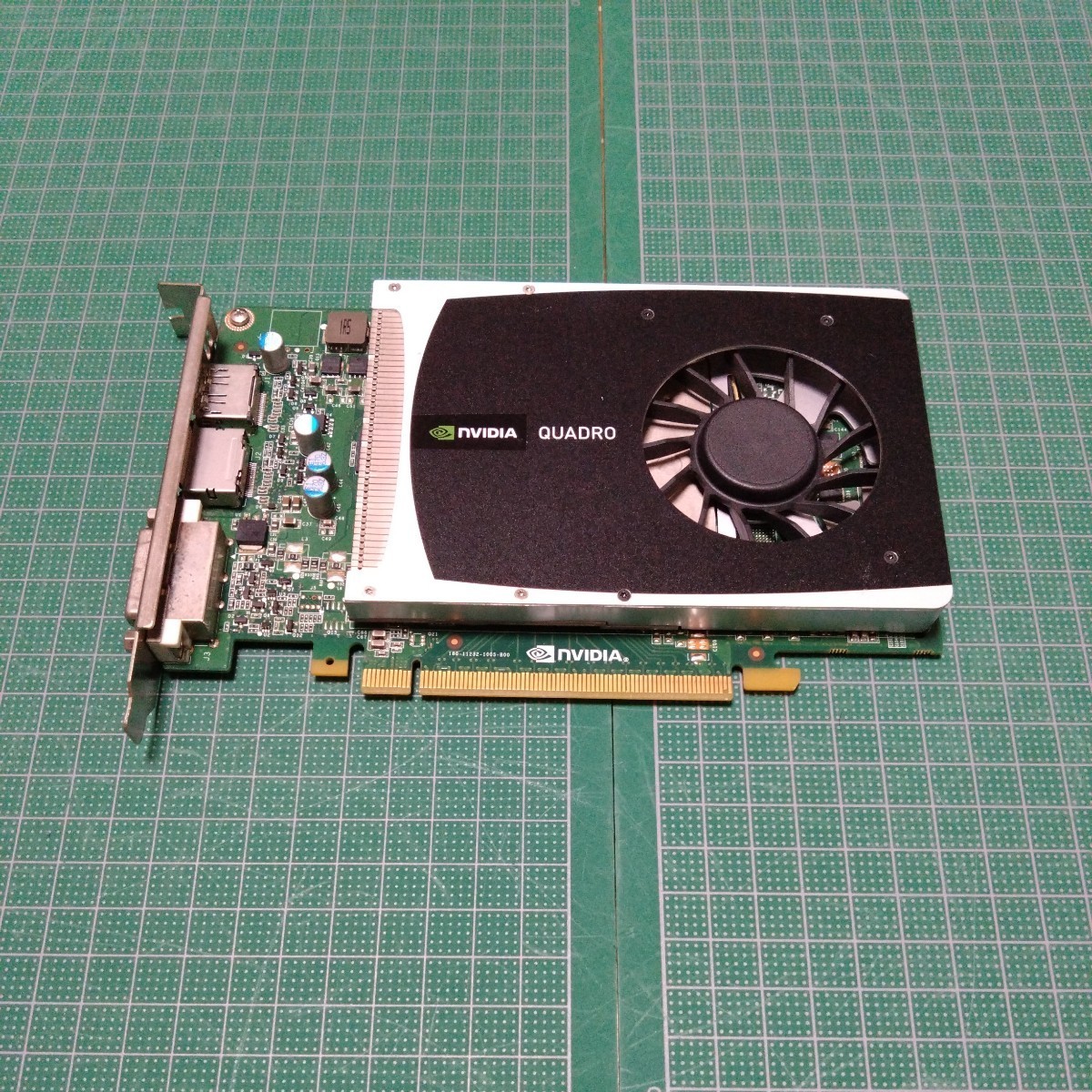 Nvidia Quadro 2000 GDDR5 EQ2000-1GEB　グラフィックカード　グラフィックボード