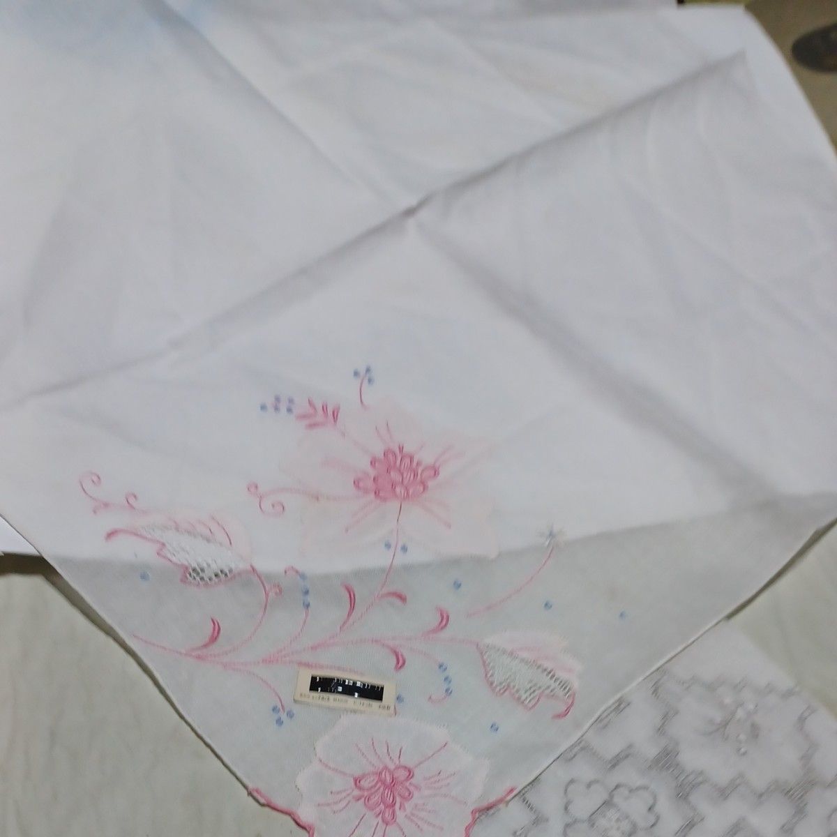 スワトウ刺繍ハンカチ花柄ピンク色40×40cm 総柄ホワイト29×29cm× 2枚 計 3枚セット汕頭手刺繍