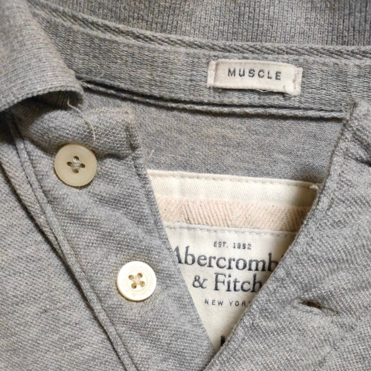 Abercrombie & Fitch アバクロンビー＆フィッチ ポロシャツ ワッペン グレー サイズM