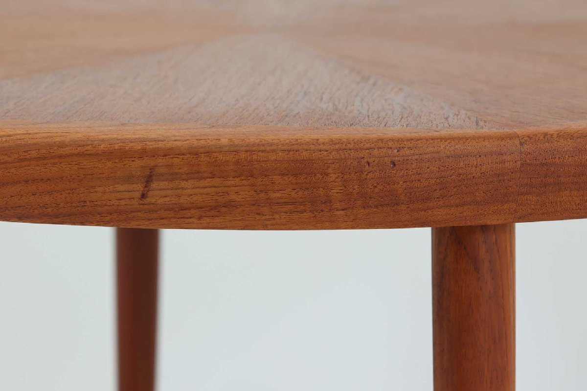 希少　デンマーク製　小ぶりな　円形センターテーブル　直径91cm　チーク材　北欧家具ビンテージ_画像5