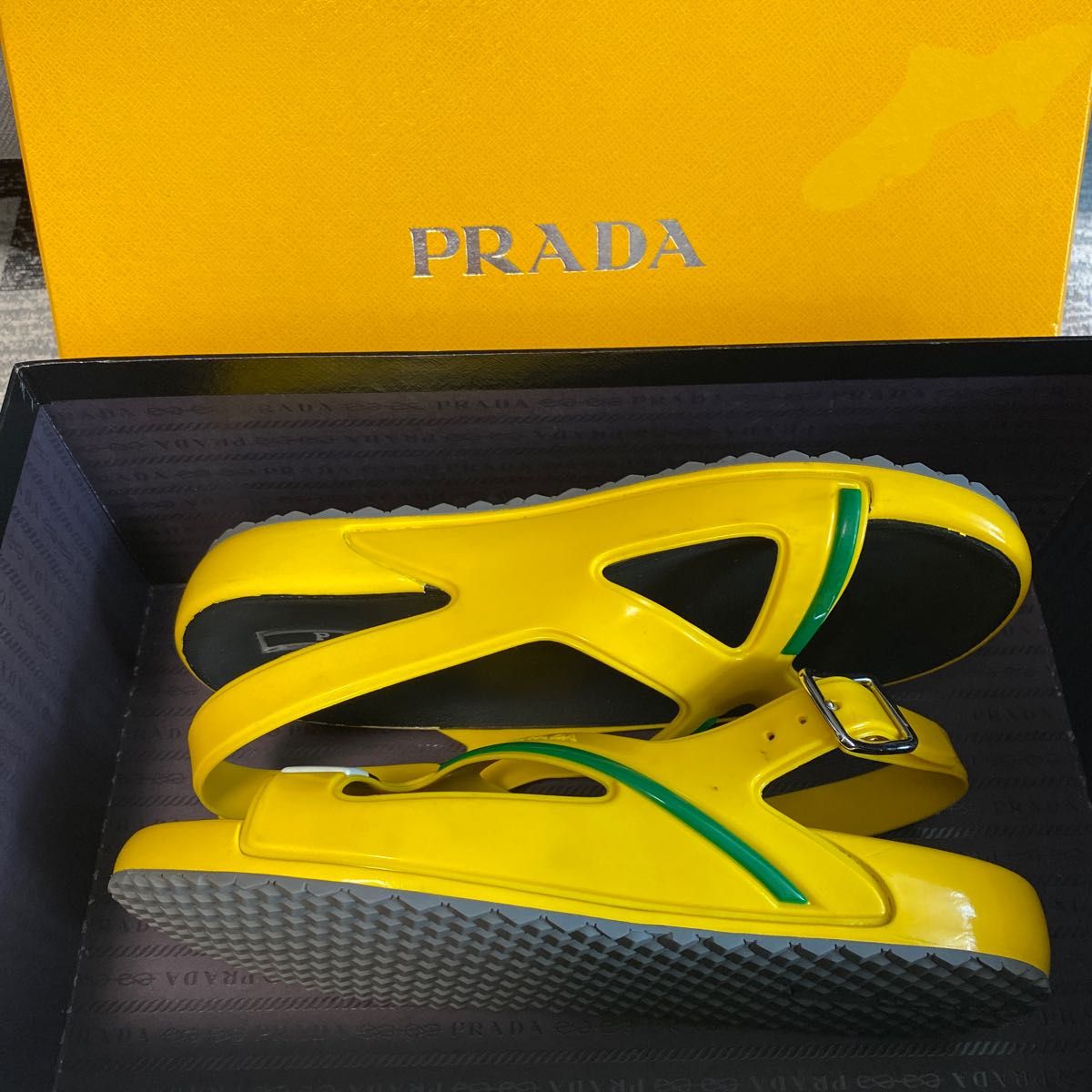 PRADA プラダ サンダル イエロー