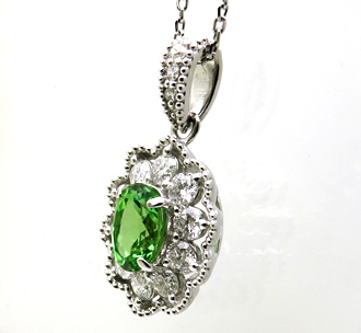 3246【グロシュラーガーネットペンダントトップ】0.98ct D0.66ct Pt UV長波でオレンジ ダイヤ入 瑞浪鉱物展示館 送料無料