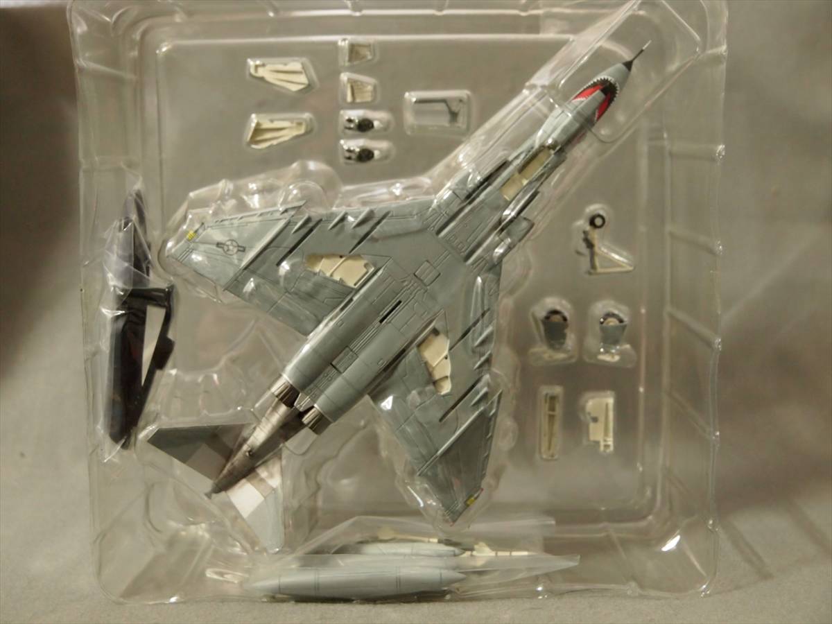 1/72 F-4E ファントムII 「30years of Phabulous Phantoms」1989年 アメリカ ミズーリ州空軍 110th TFS/131st TFW Hobby Master HA1928_兵装類・スタンド付