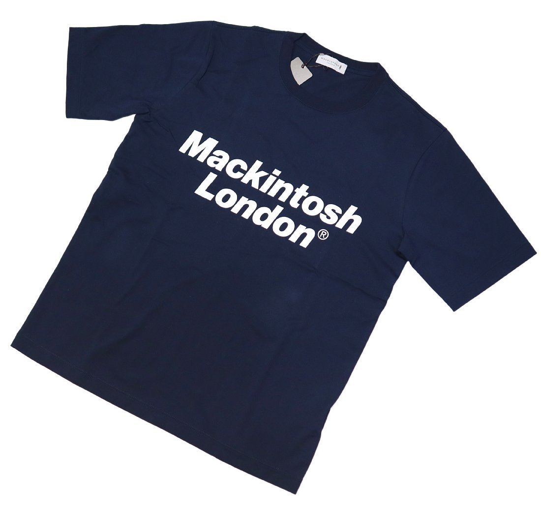 【 MACKINTOSH LONDON / マッキントッシュロンドン 】ジャケットにもマッチする、上品ブランドロゴプリントのネイビーTシャツ M