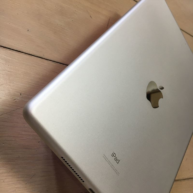 9日まで 387) Apple iPad 第6世代 WiFi 32GB シルバー-
