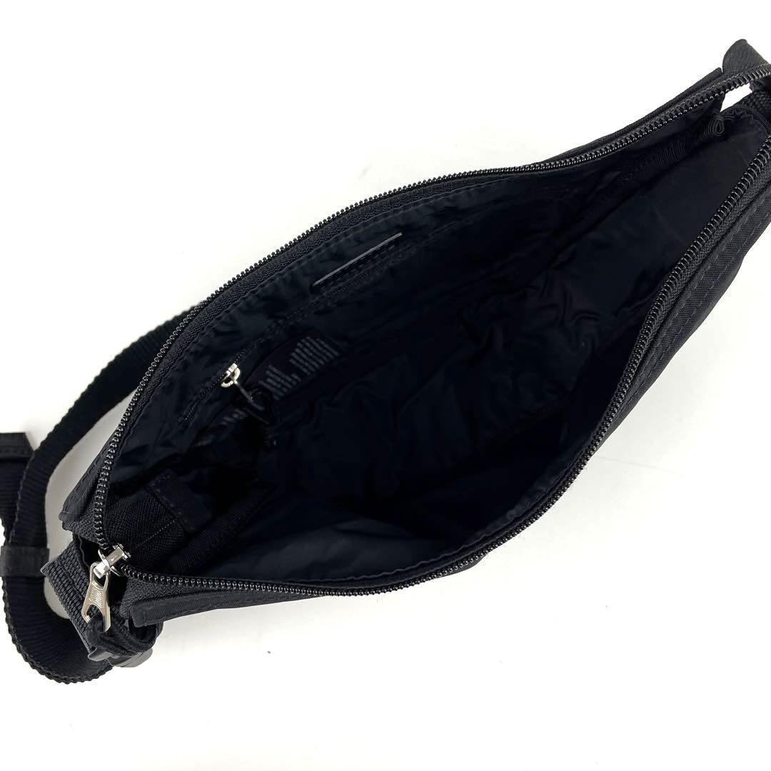 極美品 BALENCIAGA バレンシアガ ショルダーバッグ WHEEL 極美品 BALENCIAGA バレンシアガ ショルダーバッグ WHEEL