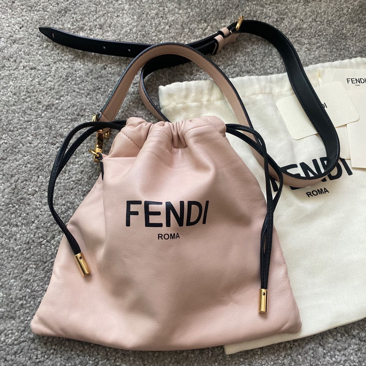 フェンディ　 ショルダーバッグ　 トートバッグ　スリムクラッチ　巾着　ポシェット　 2way FENDI