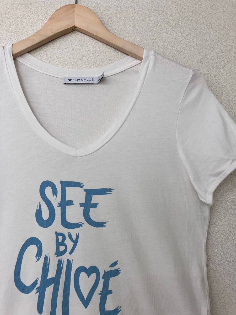 【SEE BY CHLOE クロエ】ロゴTシャツ　白半袖　トップス　ゆるVネック 半袖Tシャツ カットソー