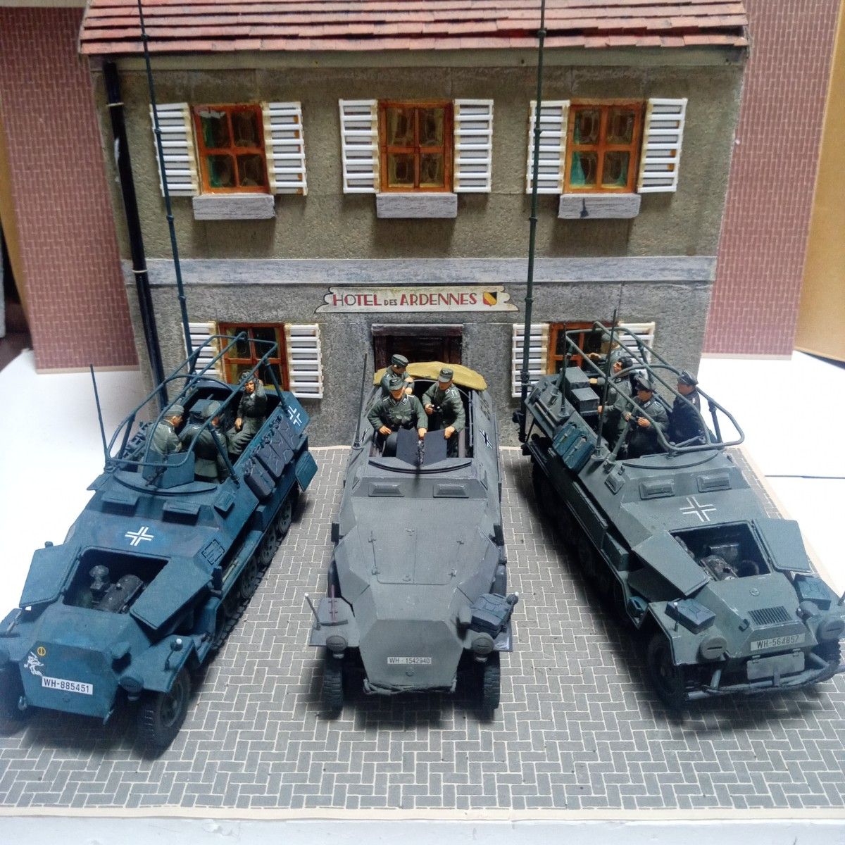 ドイツ軍ハ―フトラックSd Kfz 251 3輛 1/35 ジオラマ用|Yahoo ドイツ軍ハ―フトラックSd Kfz 251 3輛 1/35 ジオラマ用|Yahoo