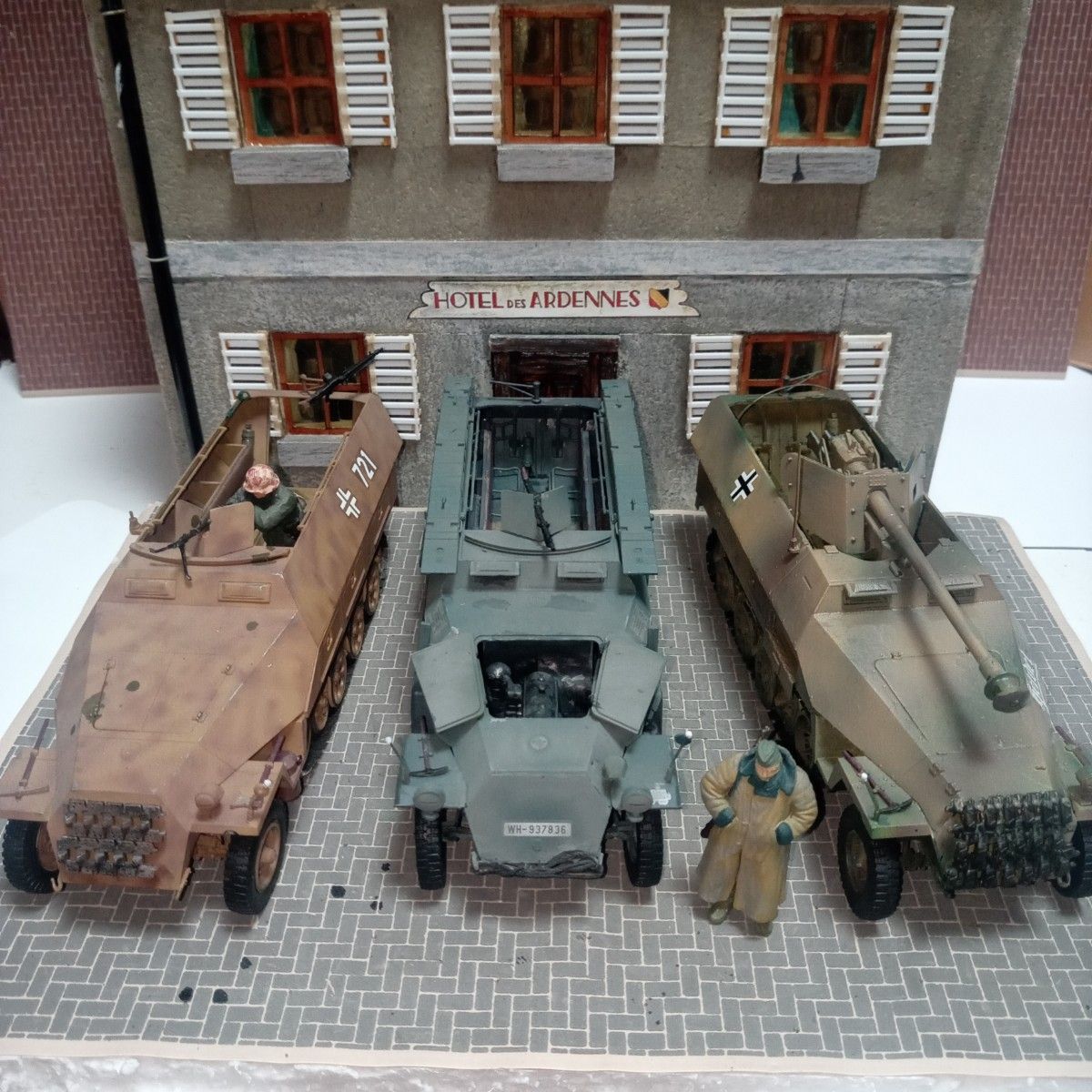 ドイツ軍ハ―フトラックSd Kfz 251 3輛 1/35 ジオラマ用|Yahoo ドイツ軍ハ―フトラックSd Kfz 251 3輛 1/35 ジオラマ用|Yahoo