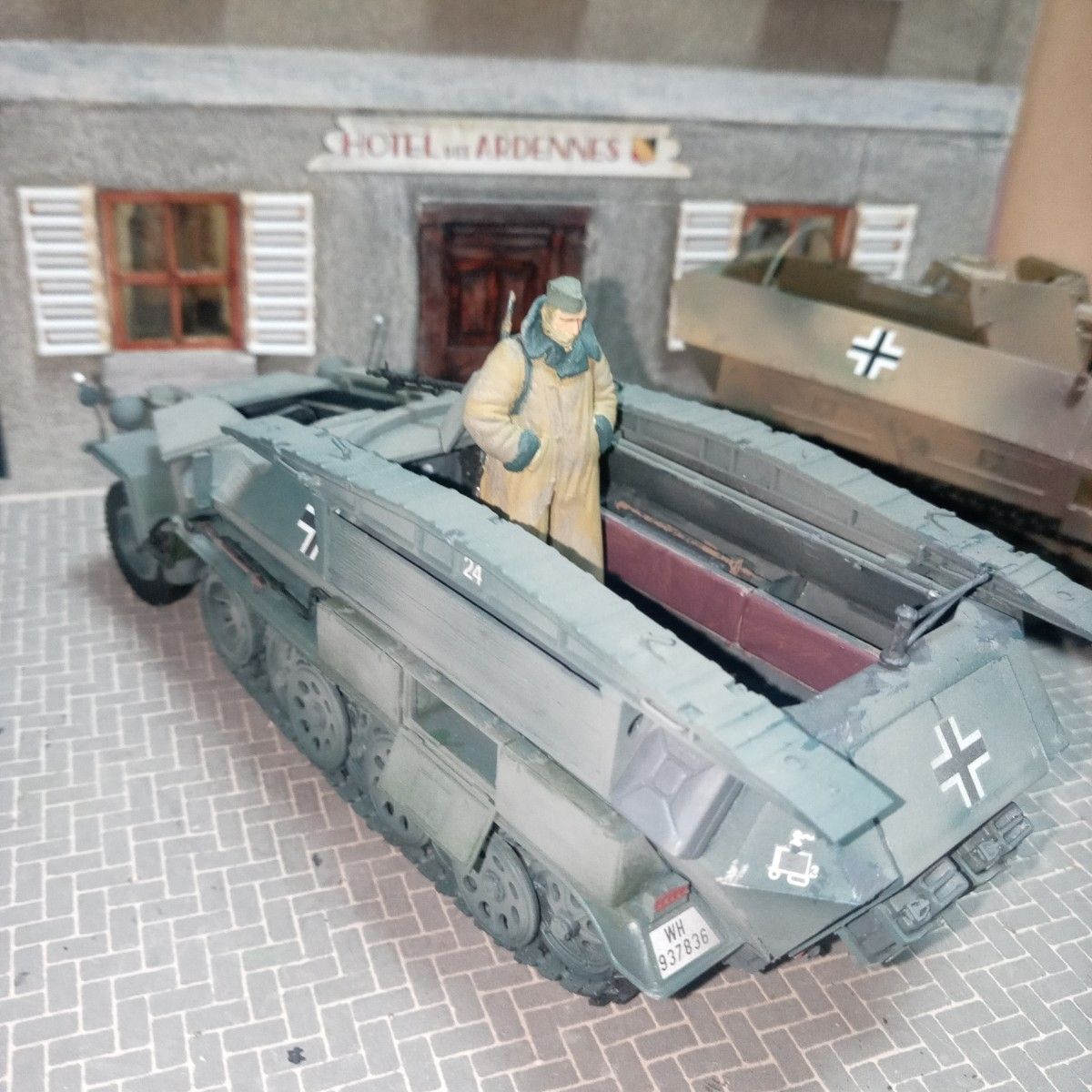 ドイツ軍ハ―フトラックSd Kfz 251 3輛 1/35 ジオラマ用|Yahoo ドイツ軍ハ―フトラックSd Kfz 251 3輛 1/35 ジオラマ用|Yahoo