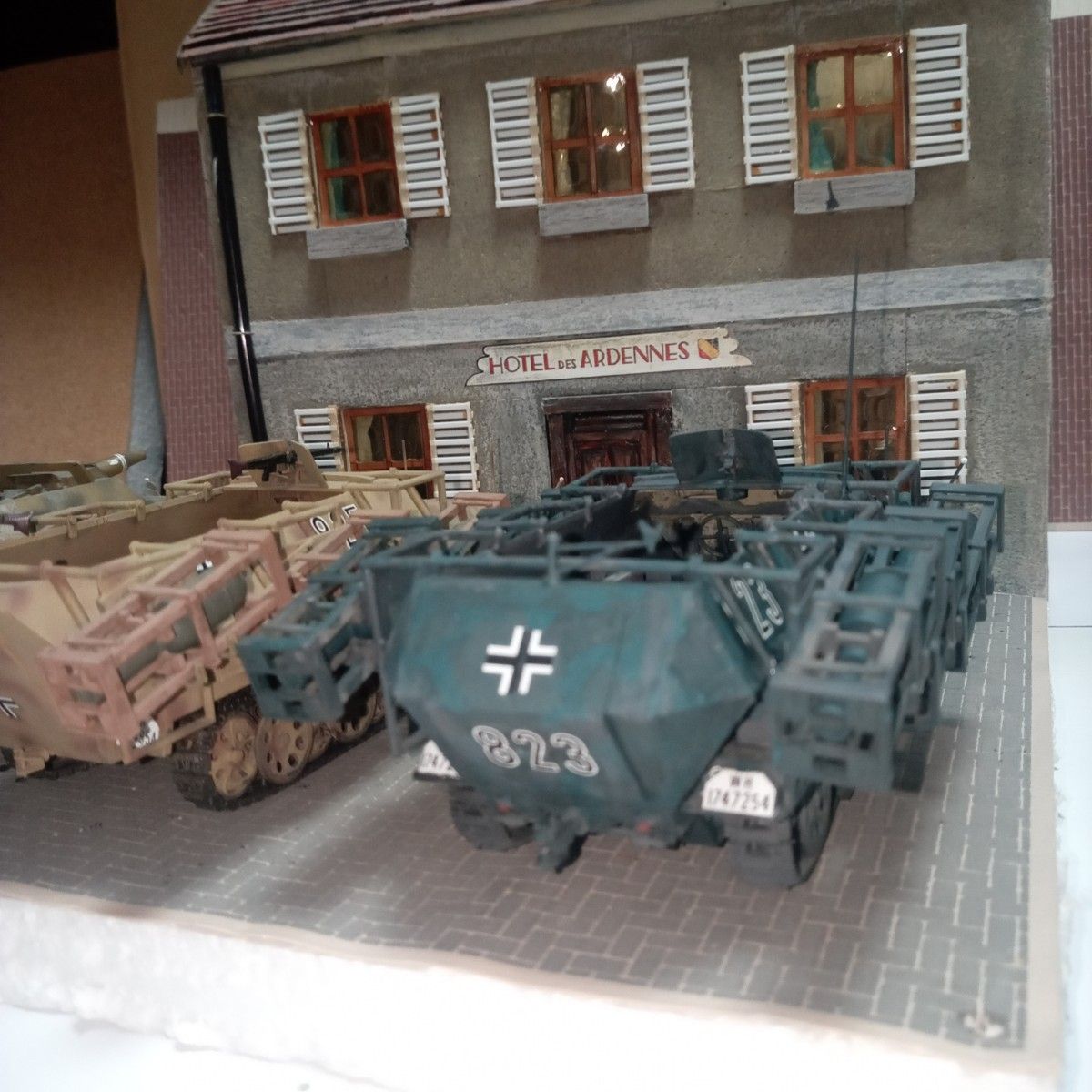 ドイツ軍ハ―フトラックSd Kfz 251 3輛 1/35 ジオラマ用|Yahoo ドイツ軍ハ―フトラックSd Kfz 251 3輛 1/35 ジオラマ用|Yahoo
