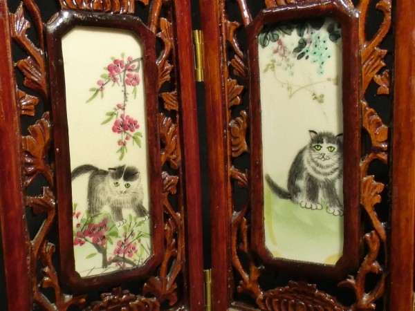 c0805 中国美術 木製 ミニチュア家具 石に色絵 猫に花鳥図 小衝立 衝立_画像4