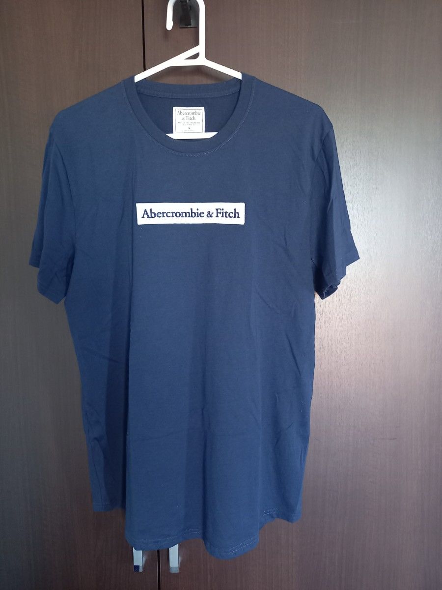 未使用品】Abercrombie&Fitch Tシャツ サイズM ネイビー 刺繍ロゴ