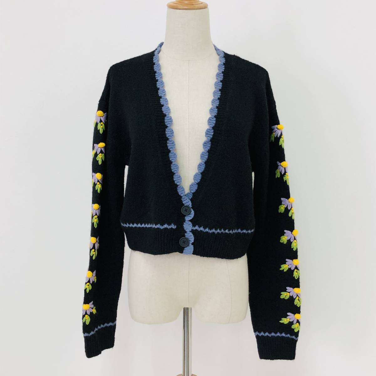 k0107 美品 ZARA ザラ ニット カーディガン 長袖 花刺しゅう 秋 冬 ショート丈 M(USA) 黒 レディース フェミニン エレガントガーリーチック_画像1