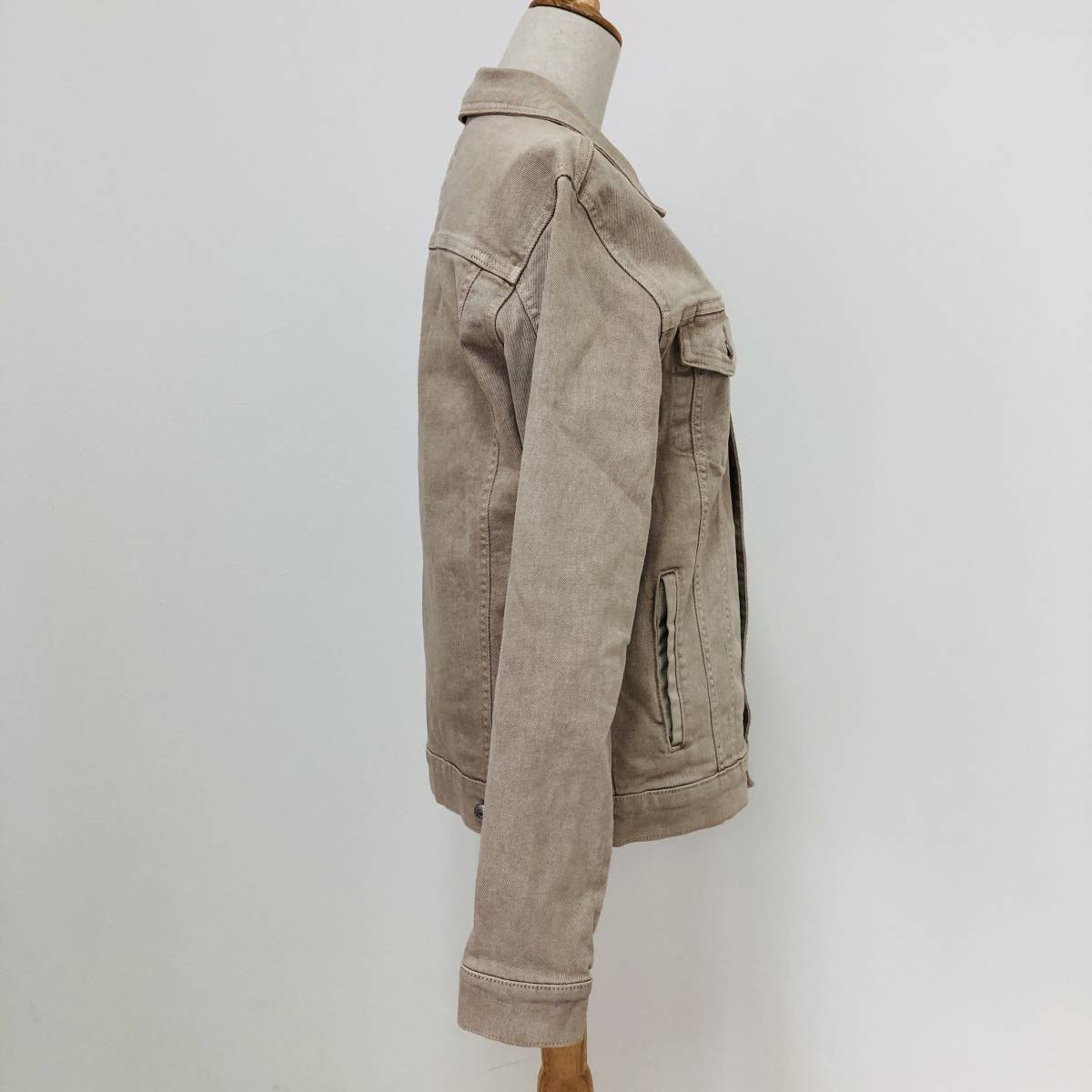 k0200 極美品 ZARA ザラ デニムジャケット コットン混 長袖 ポケット 厚手 M(USA) ベージュ 無地 メンズ シンプル カジュアルデニムコーデ_画像2