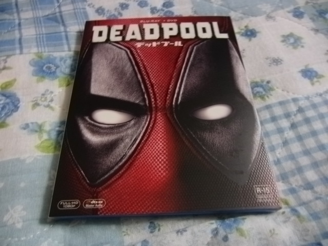 DEADPOOL/デッドプール　ブルーレイ・DVD２枚組　ポストカード付_画像1