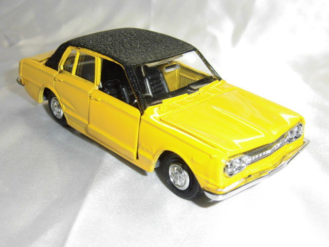  prompt decision Diapet No201 Nissan Skyline 2000GT-R yellow color minicar Hakosuka Hakoska Model Pet Tomica 