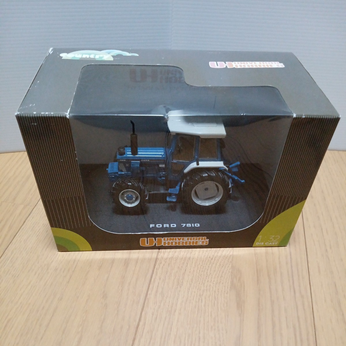 アメリカ通販ファッション HOBBIES【1/32 UNIVERSAL FORD トラクター 7810】フォード 建設車両、作業車