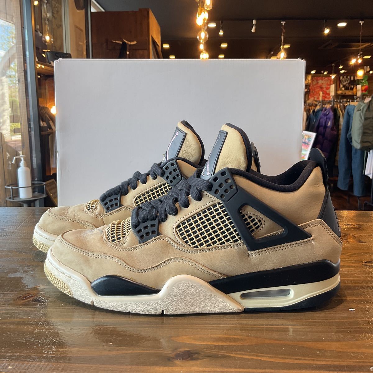 WMNS AIR JORDAN 4 RETRO ウィメンズエアジョーダン4レトロ