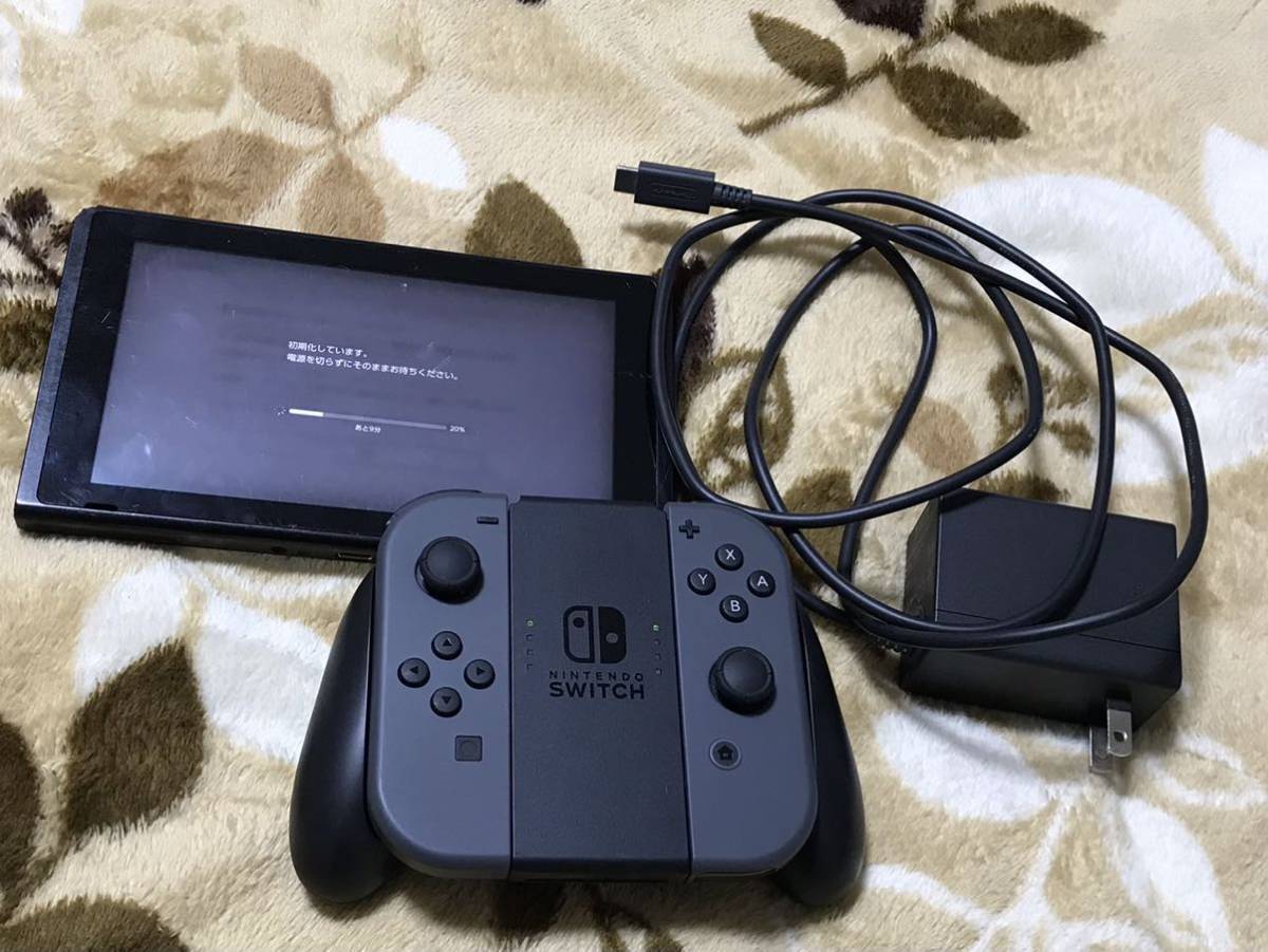 任天堂スイッチ本体 充電器 ジョイコン ジョイコングリップ 4点 任天堂スイッチ本体 充電器 ジョイコン ジョイコングリップ 4点