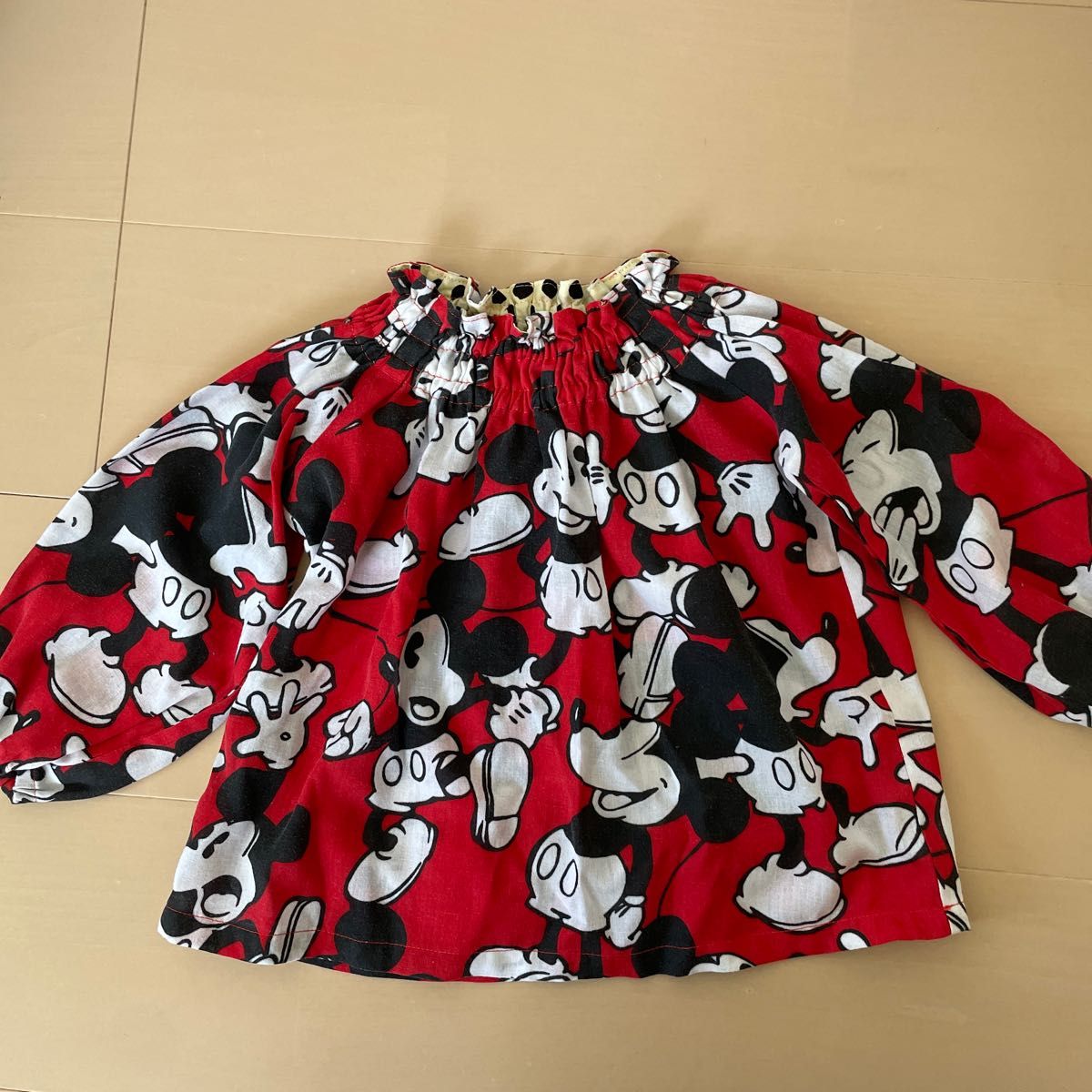 ハンドメイド ビンテージシーツ ミッキー 長袖ギャザースモック ハンドメイド ビンテージシーツ ミッキー 長袖ギャザースモック