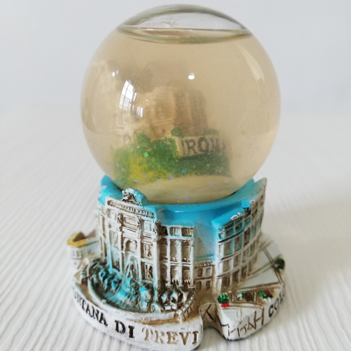 ROMA Rome tourist attraction name place resin made koroseo glass snow dome junk height 6.5cm[ miscellaneous goods ornament earth production thing ]