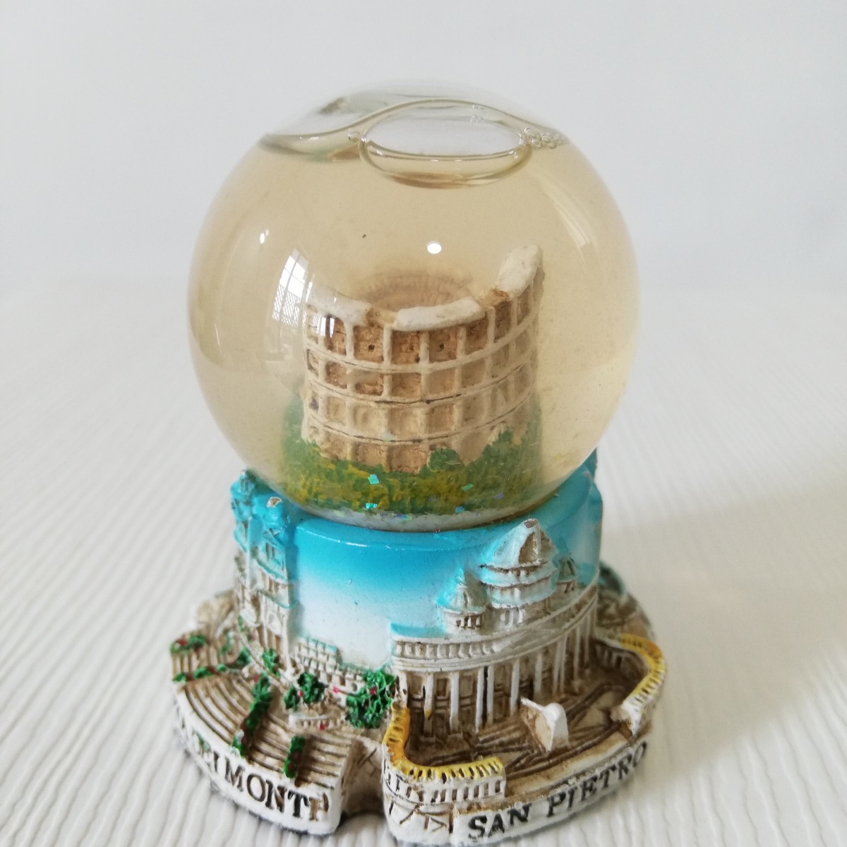 ROMA Rome tourist attraction name place resin made koroseo glass snow dome junk height 6.5cm[ miscellaneous goods ornament earth production thing ]