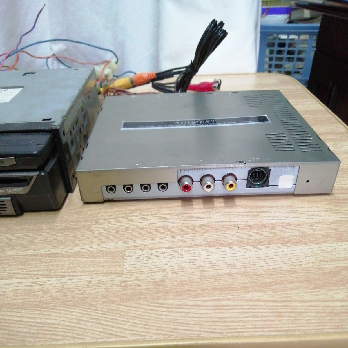 カーステレオ カーオーディオ アゼスト ADDZEST NVS630VD TTX730 TV チューナー ハイブリットナビゲーション CD DVDプレーヤー 通電確認OK.の画像3