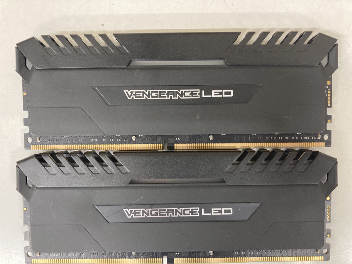 人気 CMU16GX4M2C3000C15 CORSAIR DDR4 デスクトップ DDR4-3000MHz