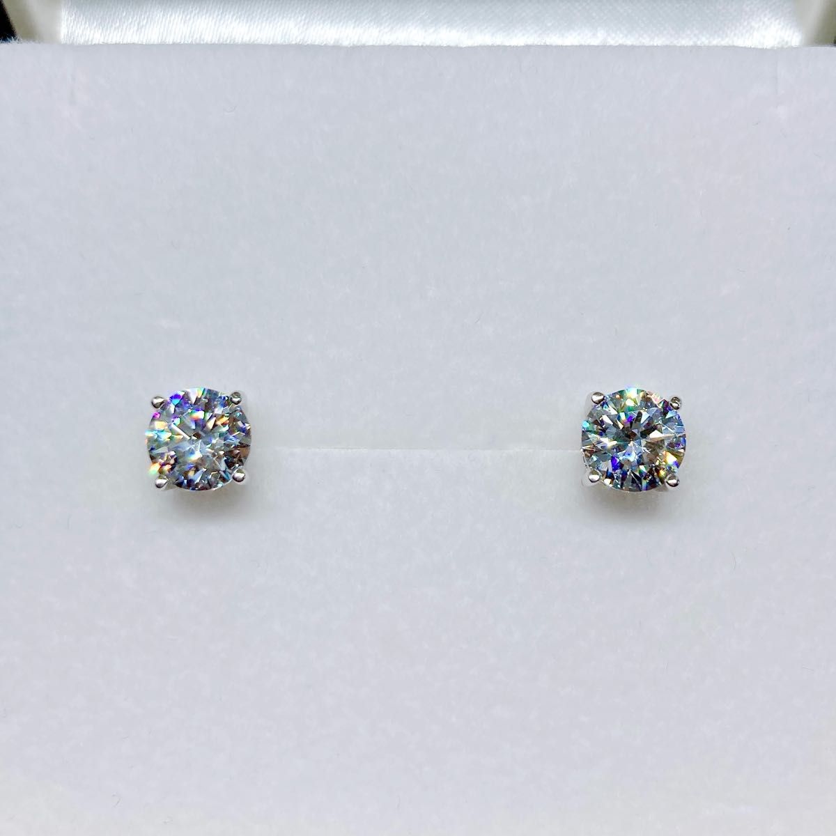 【最高品質】1粒ダイヤピアス スワロフスキー 6mm 4本爪 ジュエリー SWAROVSKI 高級 特大 大粒 1粒石