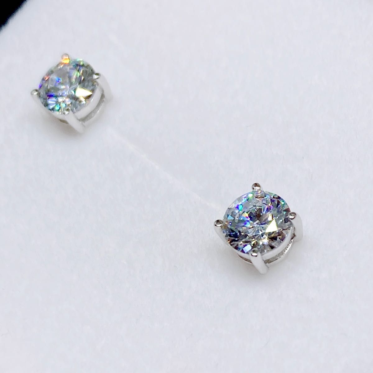 【最高品質】1粒ダイヤピアス スワロフスキー 6mm 4本爪 ジュエリー SWAROVSKI 高級 特大 大粒 1粒石