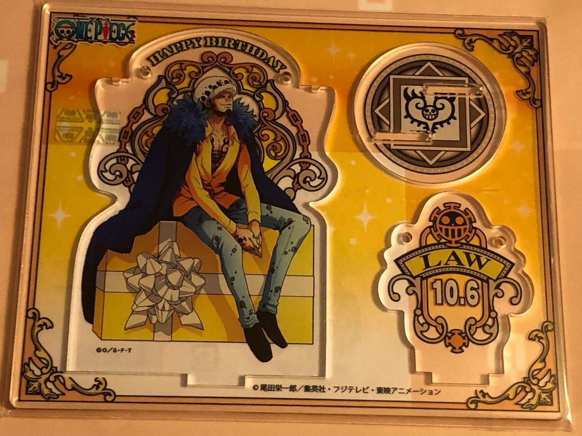 ONE PIECE ワンピース　バースデー　アクリルアクセサリースタンド　トラファルガー・ロー