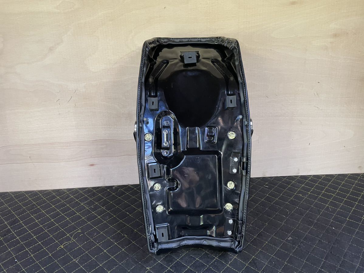Z400FX E4ステッチ カワグチシート 猫背 美品 ゲルザブ 新品 Z400FX E4ステッチ カワグチシート 猫背 美品 ゲルザブ 新品