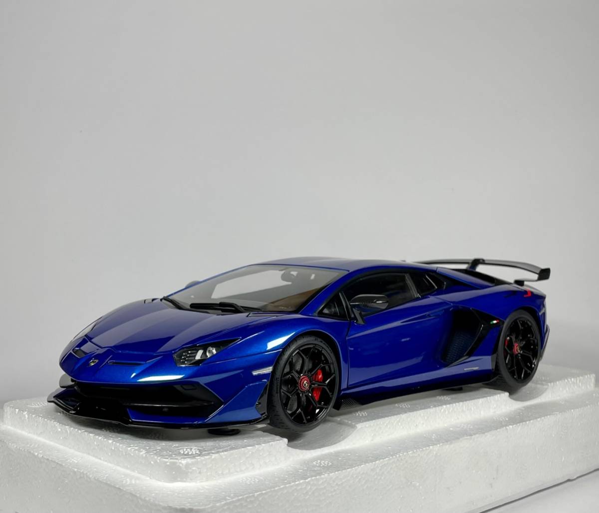 ☆AUTOart(オートアート) 1/18 ランボルギーニ アヴェンタ | JChere