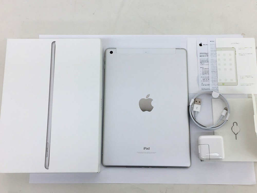 iPad 第5世代 セルラーモデル 32GB ドコモ-