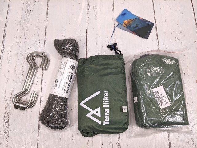 【8yt104】アウトドア 登山用品 Terra Hiker レジャーシート×2点◆Coleman コールマン ダッチオーブンスタンド◆P81