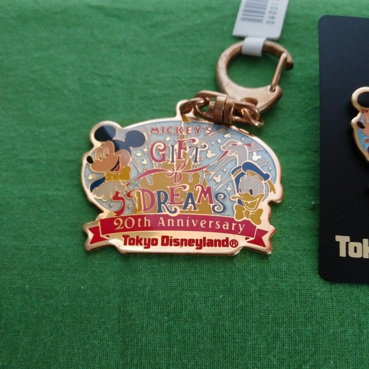 東京ディズニーランド20周年記念　ミッキーマウス　キーホルダー　ピンバッジ　新品　キャラクター　グッズ　美品