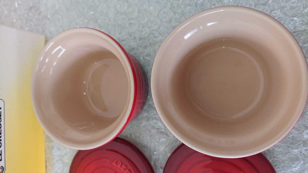 新品 未使用 LE CREUSET ルクルーゼ 陶器 カップ 蓋付き セット 2個 耐熱 テーブルウェアの画像3