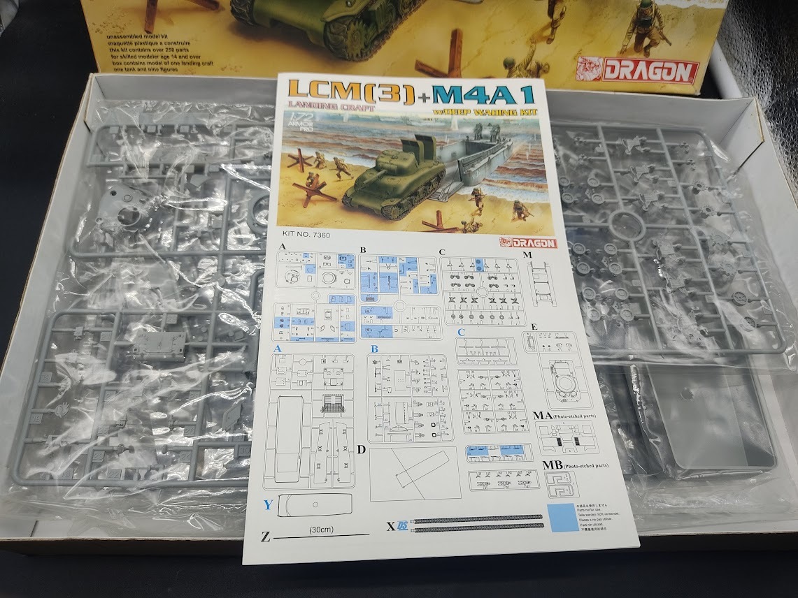  not yet constructed 1/72 WW.II America army landing for boat boat LCM(3) & M4A1 car - man . river equipment 