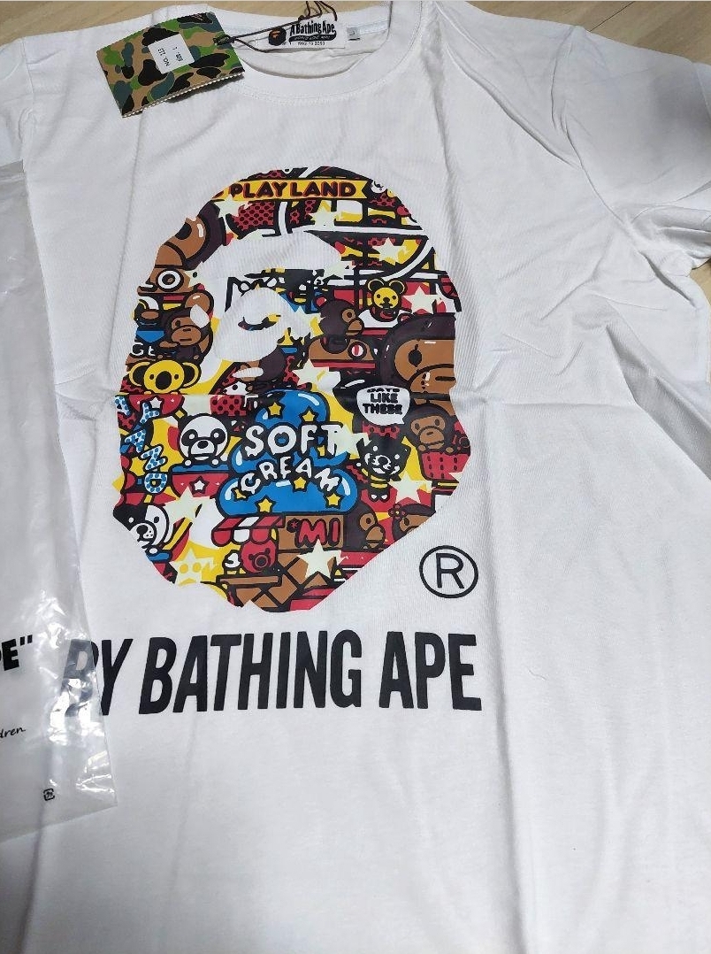 タグ付　A BATHING APE　エイプ　ゴリラ　カラフル 白 ホワイト