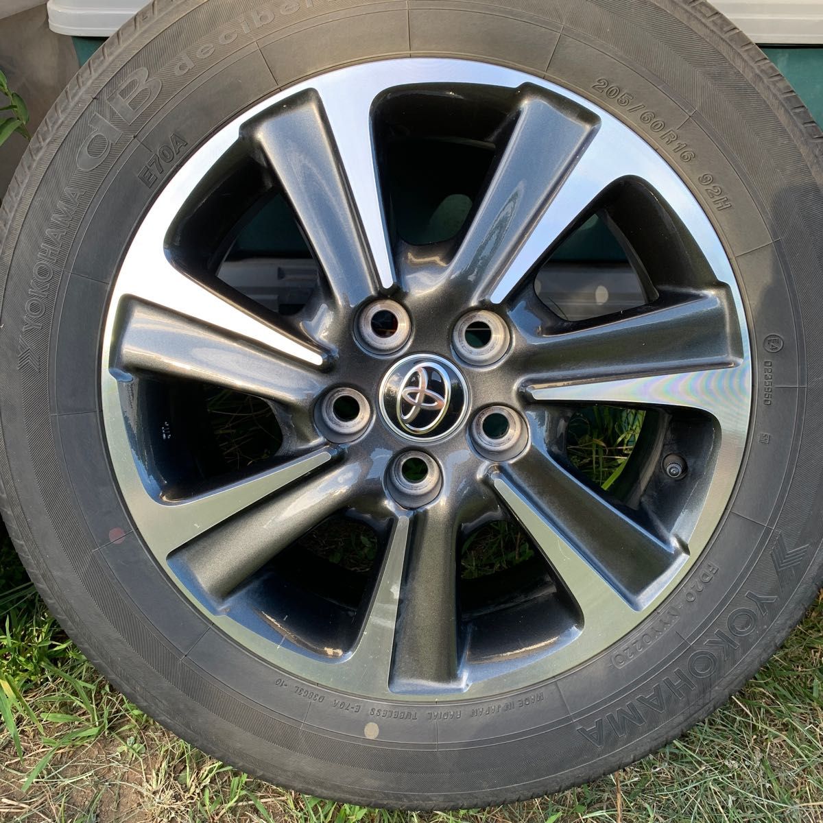 トヨタ 80系 ノア ヴォクシー 純正 16インチ×6J +50 5H114.3 ヨコハマ 205/60R16 1本パンク修理済