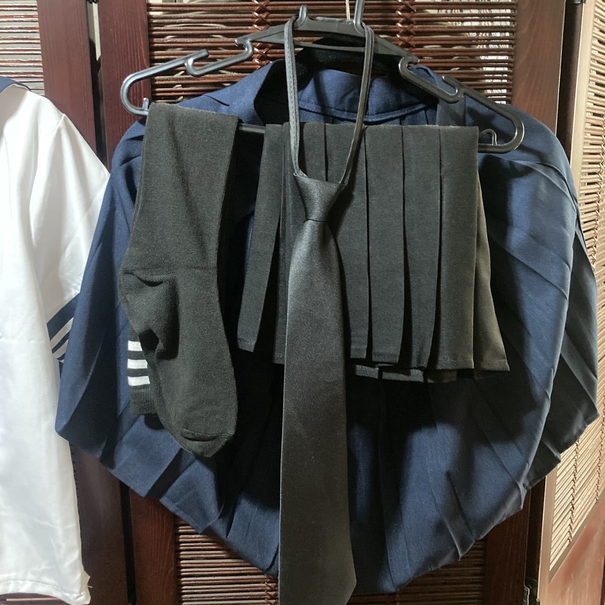 ファッション衣類　☆　廃番古着　コスプレ衣装　学生服　半袖シャツ　スカーフ　ネクタイ　スカート２種　Ｌ　ユニセックス　セーラー服_画像3