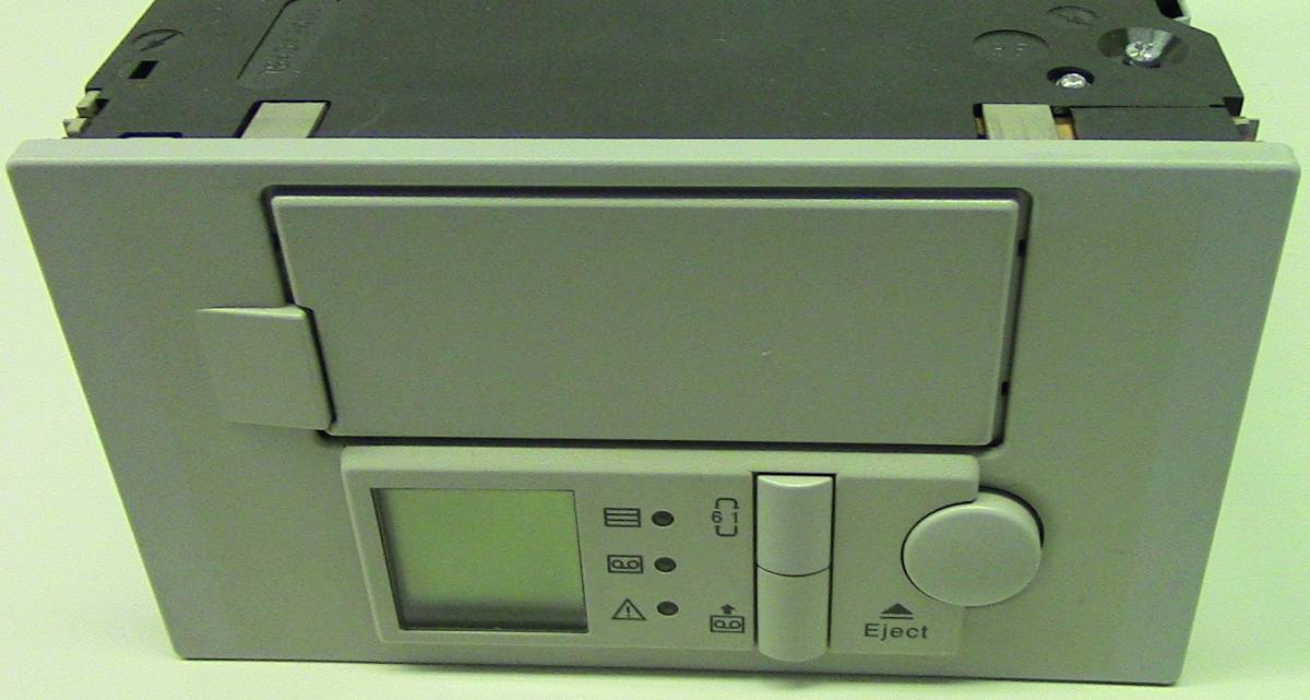 HP DAT/6連装オートローダ DDS3(ジャンク品)_画像1