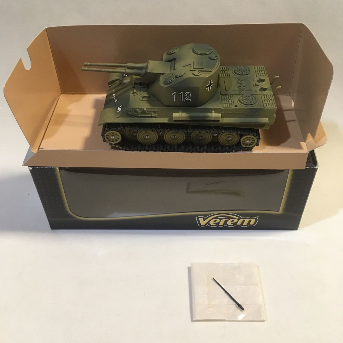 ベレム/ソリド パンサー対空戦車 PANTHER FLAK PANZER 1/50 V9032 (M-351) Verem/SOLID