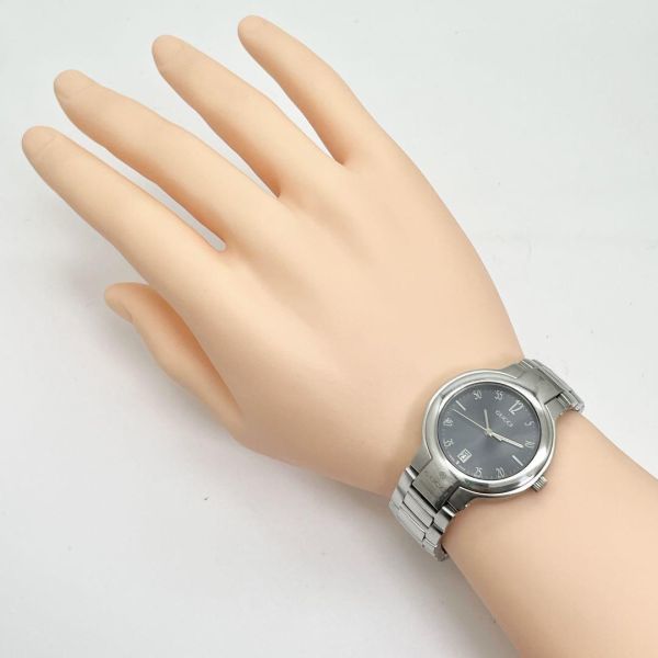580 GUCCI グッチ時計　メンズ腕時計　グレー　デイト　シンプル　人気_画像4