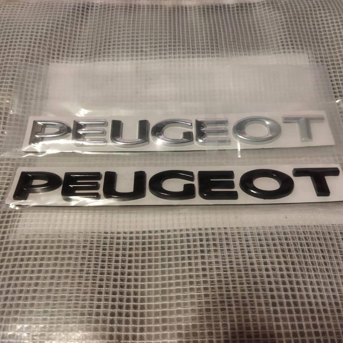 PEUGEOT(プジョー) エンブレム　ブラック　横16.5cm×縦2.4cm _画像2