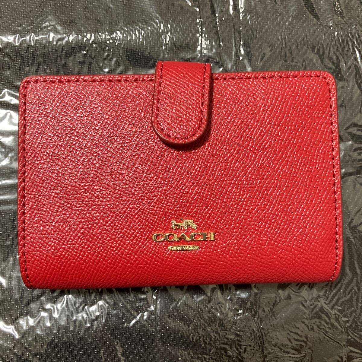 COACH】二つ折り財布 赤 レッド系｜PayPayフリマ