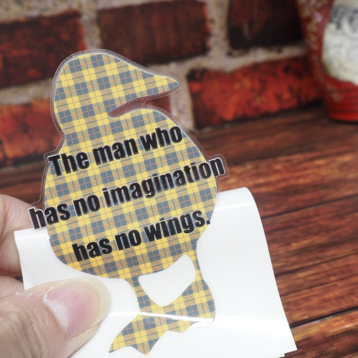 ことわざステッカー『The man who has no imagination has no wings』黄色 鳥 シール 透明 名言 アメリカン_画像3